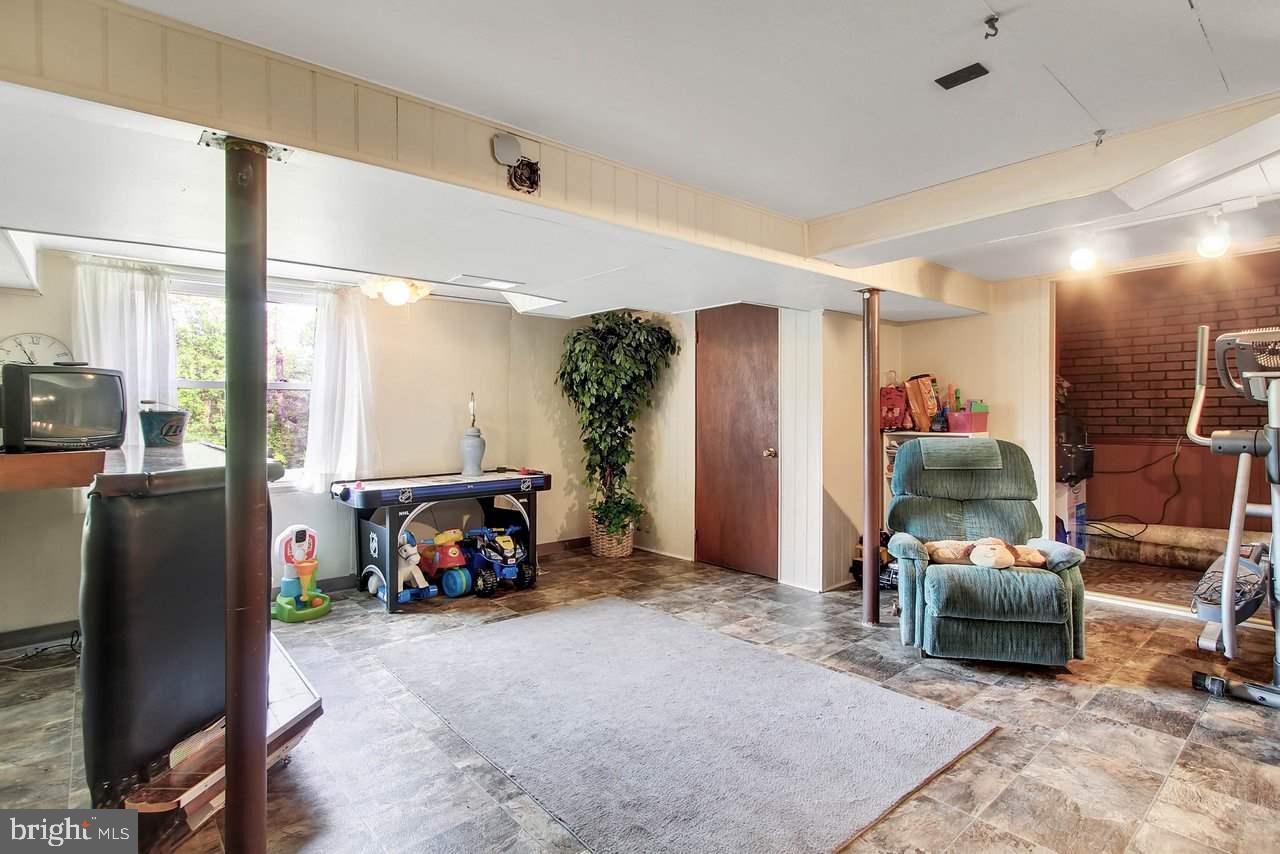 2380 Sunset Road York, PA 17406 - Photo 14 of 22 Gallery Image 14