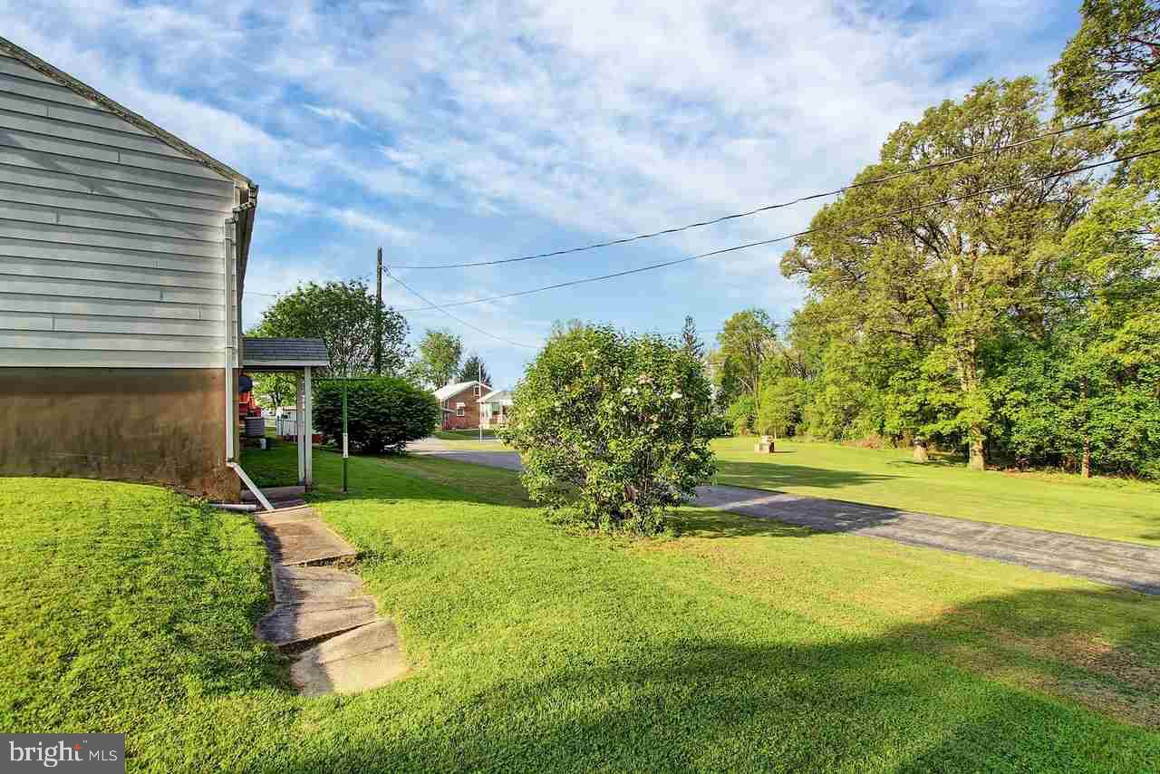 2380 Sunset Road York, PA 17406 - Photo 17 of 22 Gallery Image 17