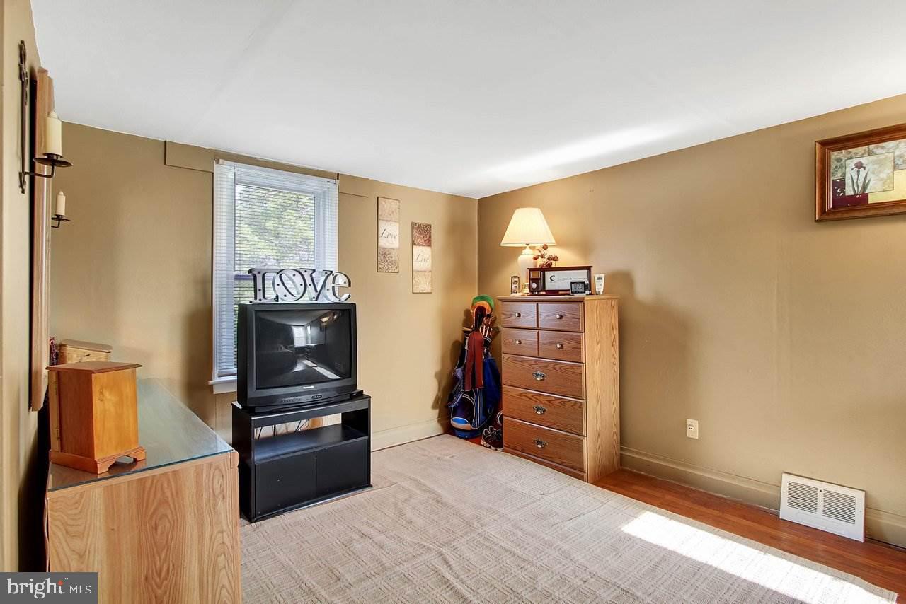 2380 Sunset Road York, PA 17406 - Photo 9 of 22 Gallery Image 9