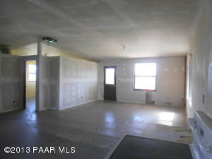 745 West Antelope Run Road Paulden, AZ 86334 - Photo 2 of 24 a view of livingroom