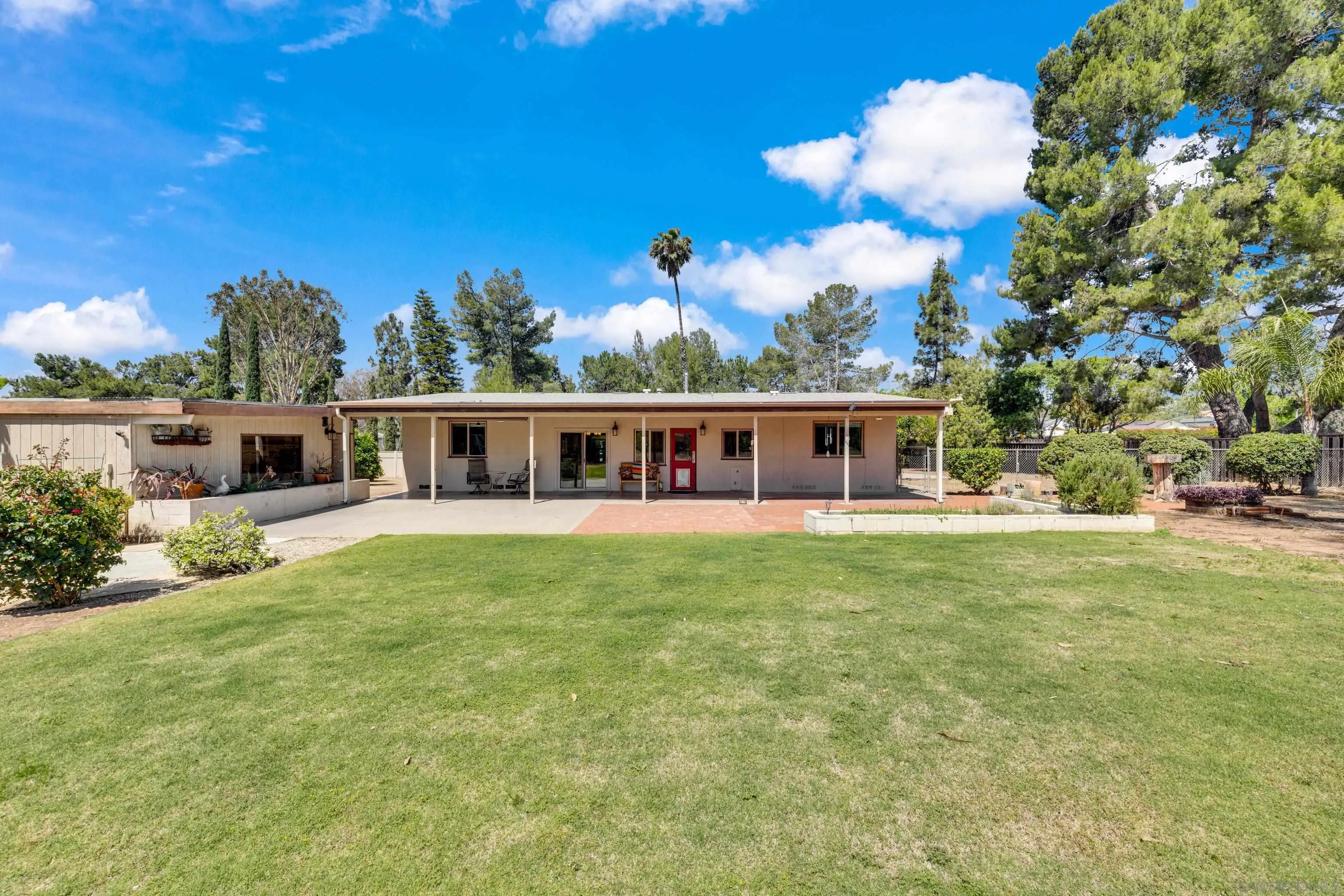 14643 Espola Road Poway, CA 92064 - Photo 6 of 36