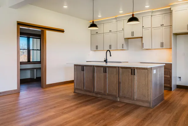 $689,900 | W4051 Twin Creeks Road, La Crosse, WI 54601