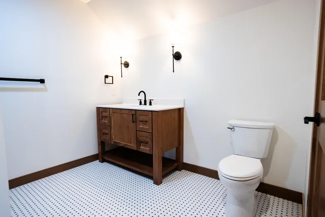 $689,900 | W4051 Twin Creeks Road, La Crosse, WI 54601