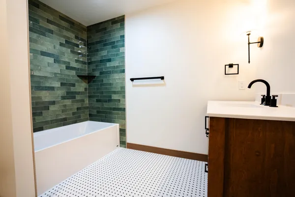 $675,000 | W4051 Twin Creeks Road, La Crosse, WI 54601