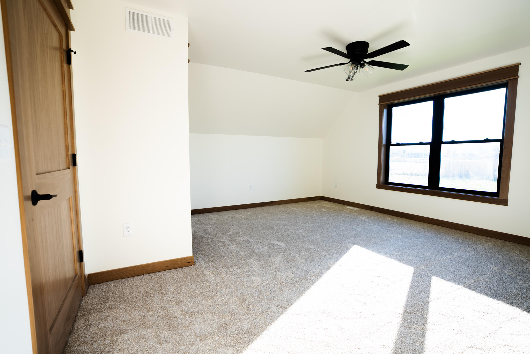 W4051 Twin Creeks Road La Crosse, WI 54601 - Photo 36 of 52 TwinCreeks-Tina-103