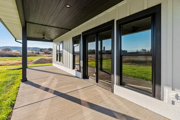 $675,000 | W4051 Twin Creeks Road, La Crosse, WI 54601