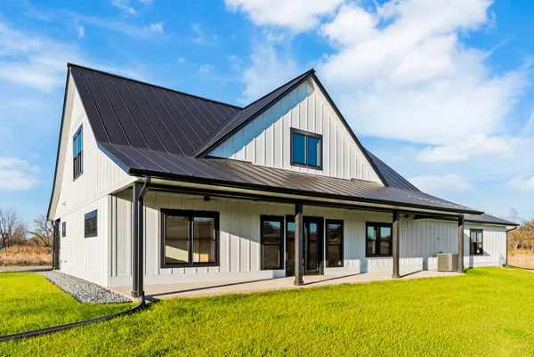 $675,000 | W4051 Twin Creeks Road, La Crosse, WI 54601