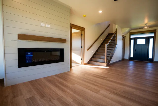 $689,900 | W4051 Twin Creeks Road, La Crosse, WI 54601