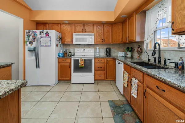 $275,000 | 605 East 13th Ave Court, Coal Valley, IL 61240