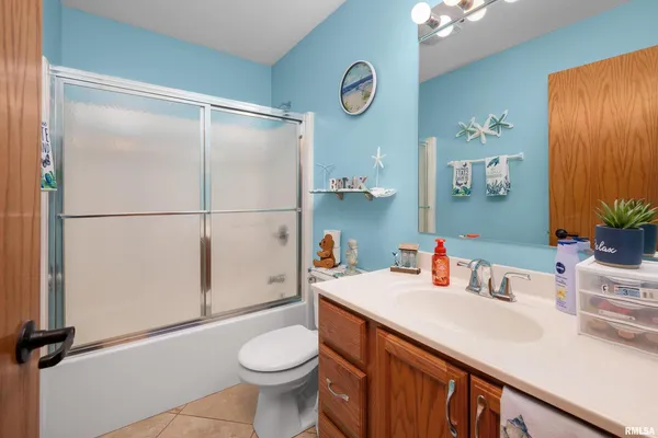 $275,000 | 605 East 13th Ave Court, Coal Valley, IL 61240