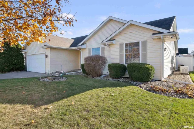 $305,000 | 605 East 13th Ave Court, Coal Valley, IL 61240