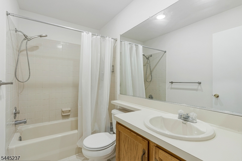 3 Tory Court Bedminster, NJ 07921 - Photo 23 of 28