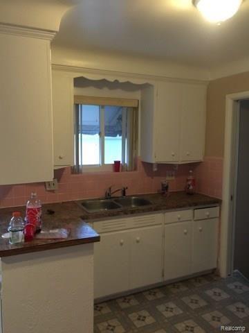 24635 Ridgecroft Avenue Eastpointe, MI 48021 - Photo 10 of 15 IMG_0747.jpg