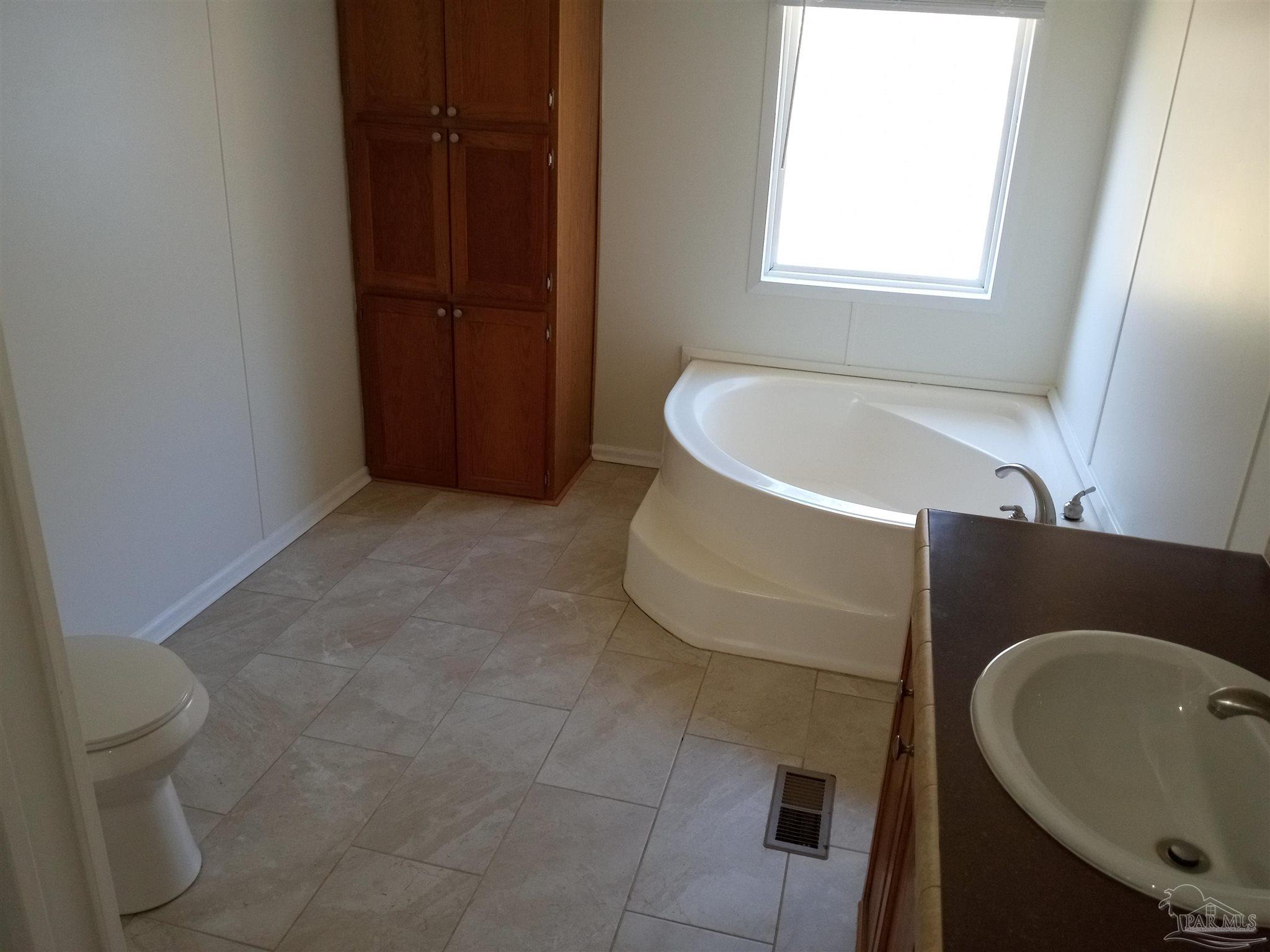 8288 Parker Road Milton, FL 32570 - Photo 19 of 40 Gallery Image 19