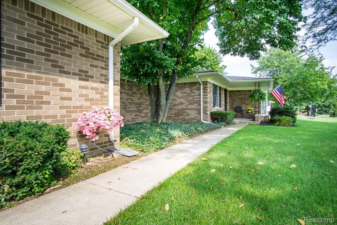 178 Coachlamp Road Rochester, MI 48306 - Photo 39 of 40 178-Coachlamp-004.jpg