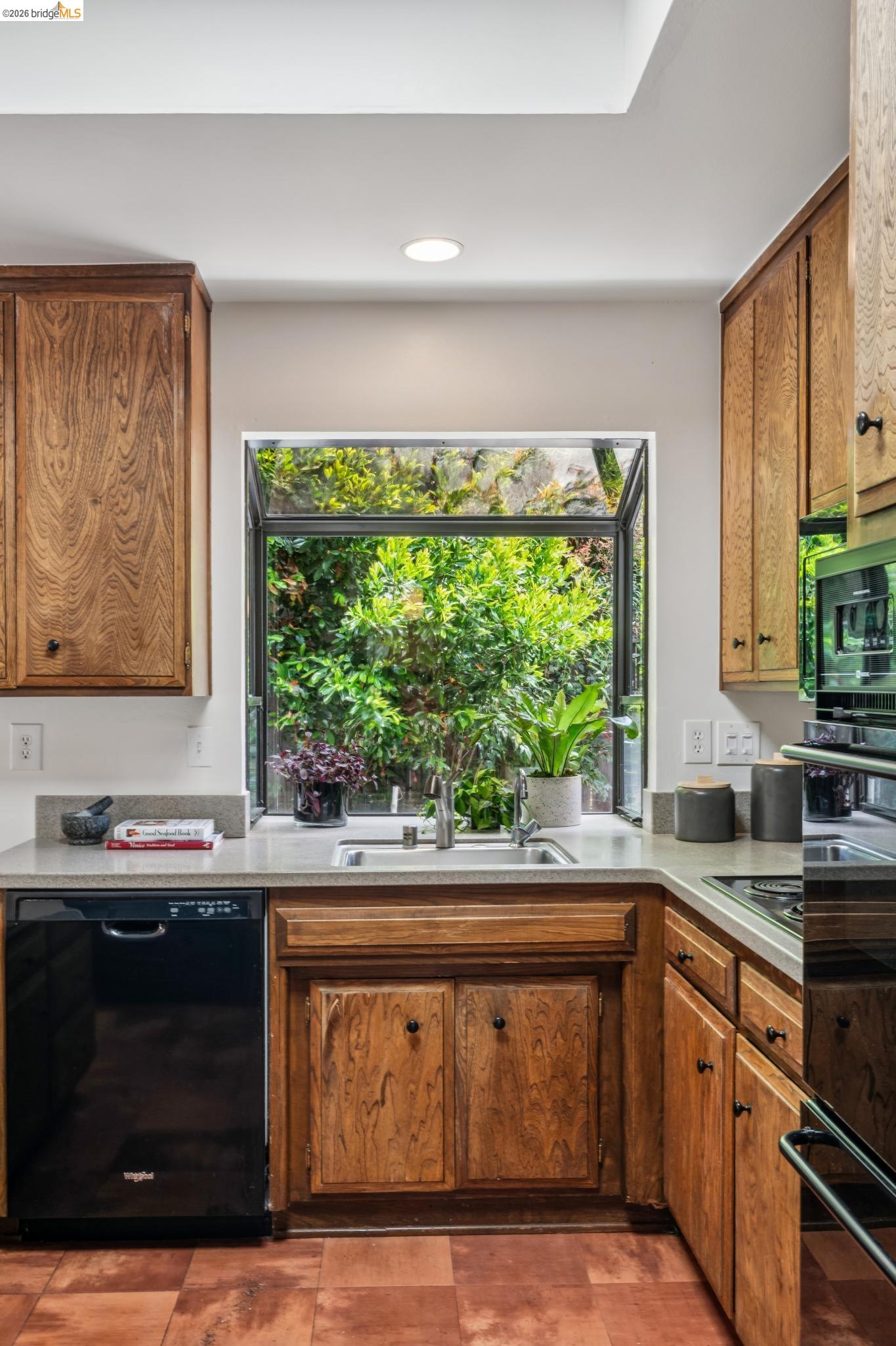 650 Marlesta Road Pinole, CA 94564 - Photo 23 of 64