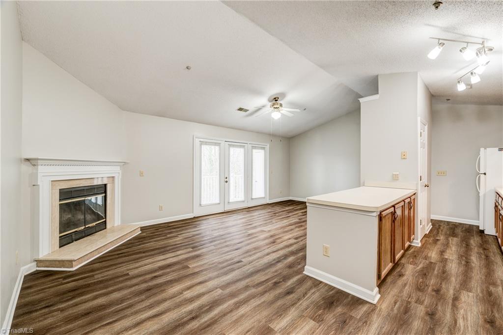 5934 West Friendly Avenue, Unit K Greensboro, NC 27410 - Photo 6 of 23