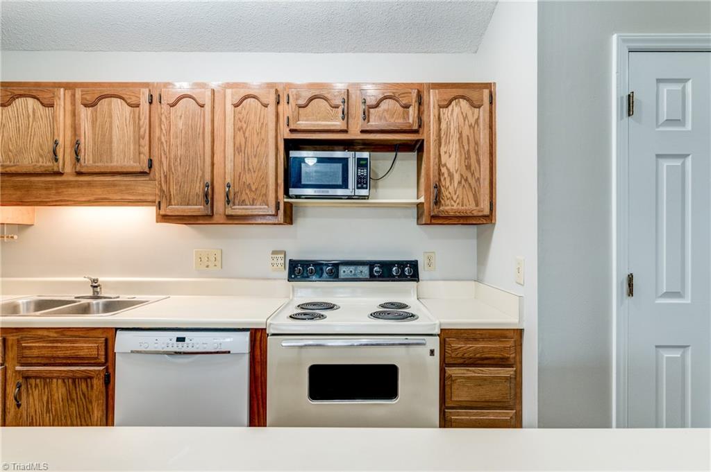 5934 West Friendly Avenue, Unit K Greensboro, NC 27410 - Photo 9 of 23