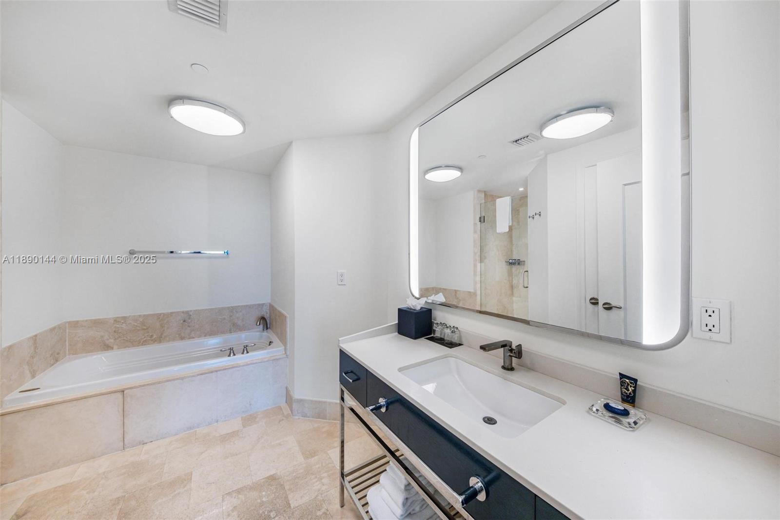 4401 Collins Avenue, Unit 3312 Miami Beach, FL 33140 - Photo 15 of 25