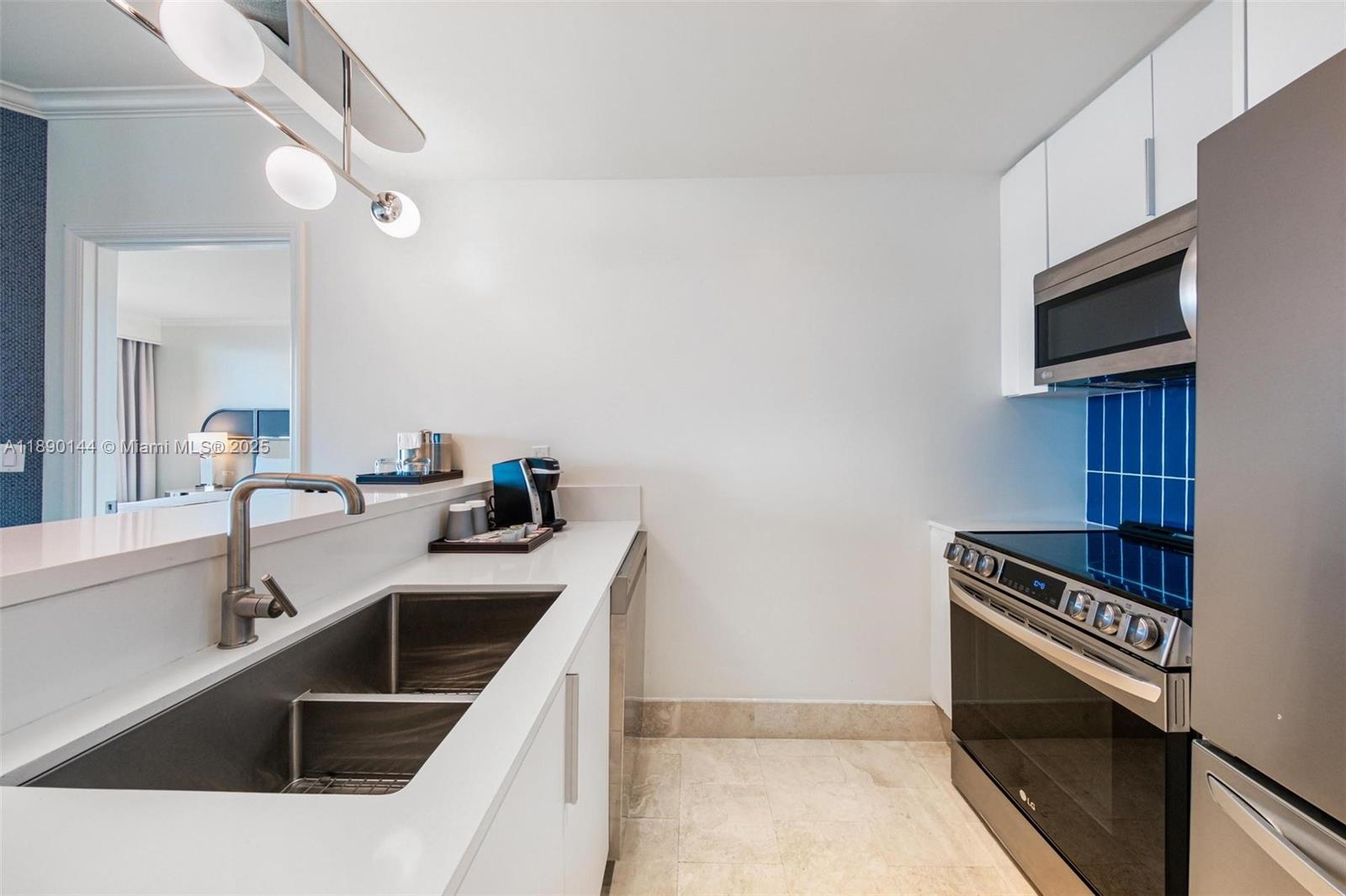 4401 Collins Avenue, Unit 3312 Miami Beach, FL 33140 - Photo 5 of 25