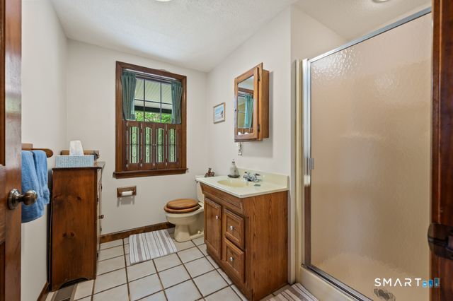 17 Markham Road East Hampton, CT 06424 - Photo 21 of 40 1st floor full bath