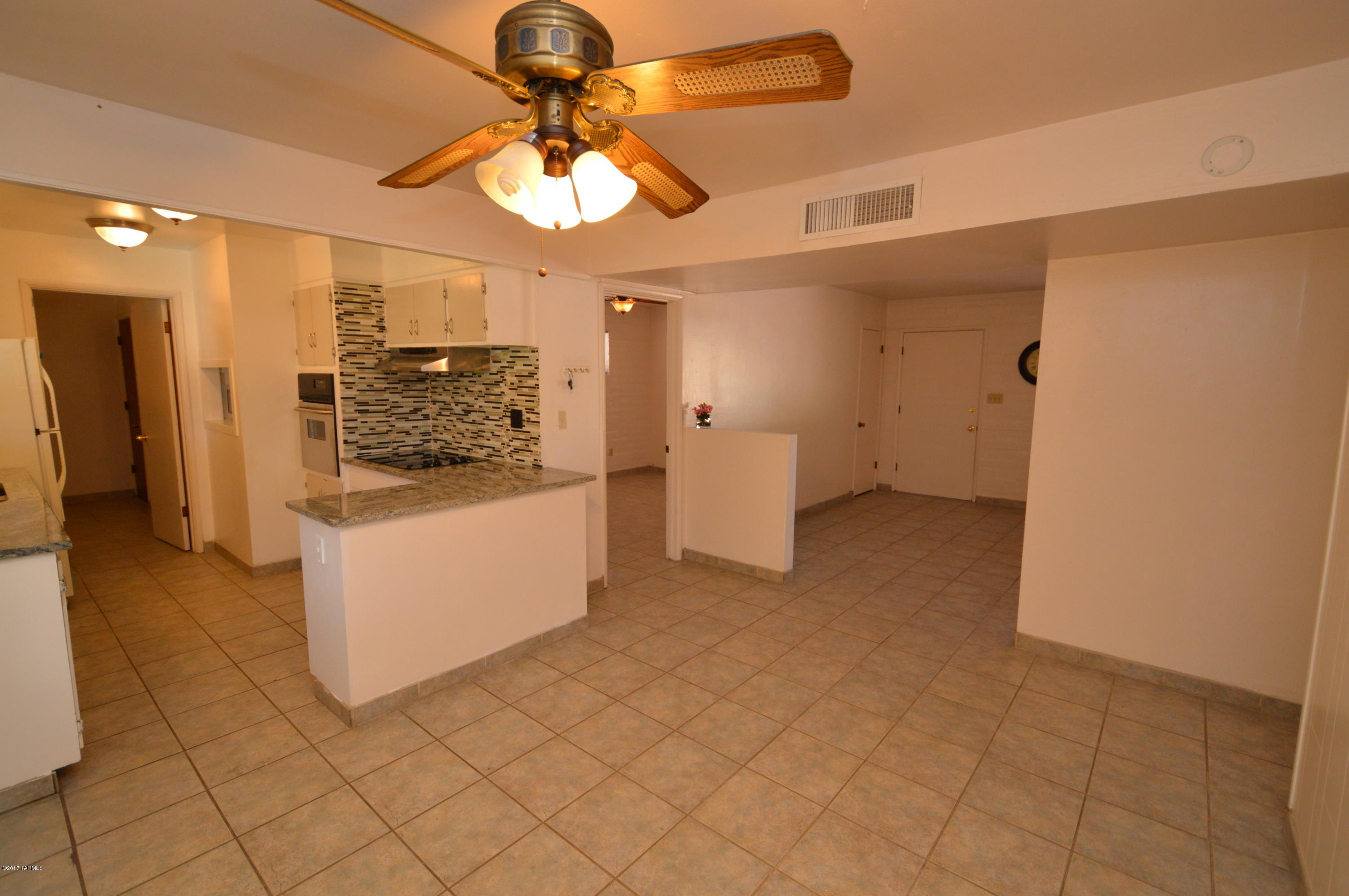 526 East Radburn Street Tucson, AZ 85704 - Photo 5 of 16