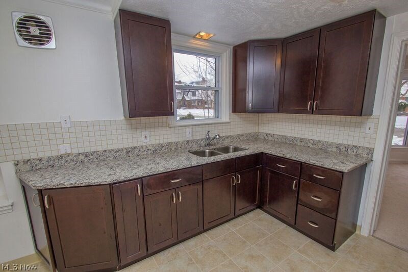 3618 Northcliffe Road Cleveland, OH 44118 - Photo 16 of 25