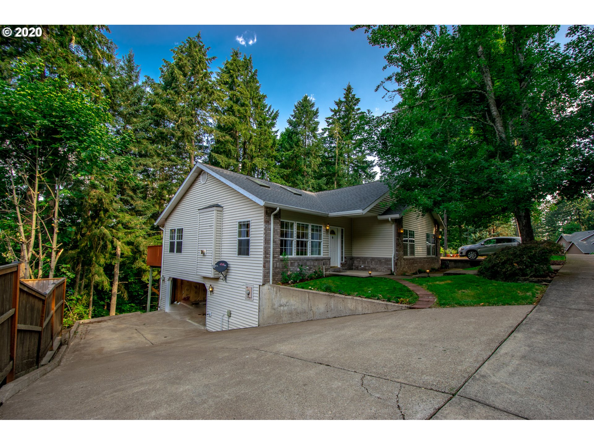 752 South 73rd Street Springfield, OR 97478 - Photo 2 of 30