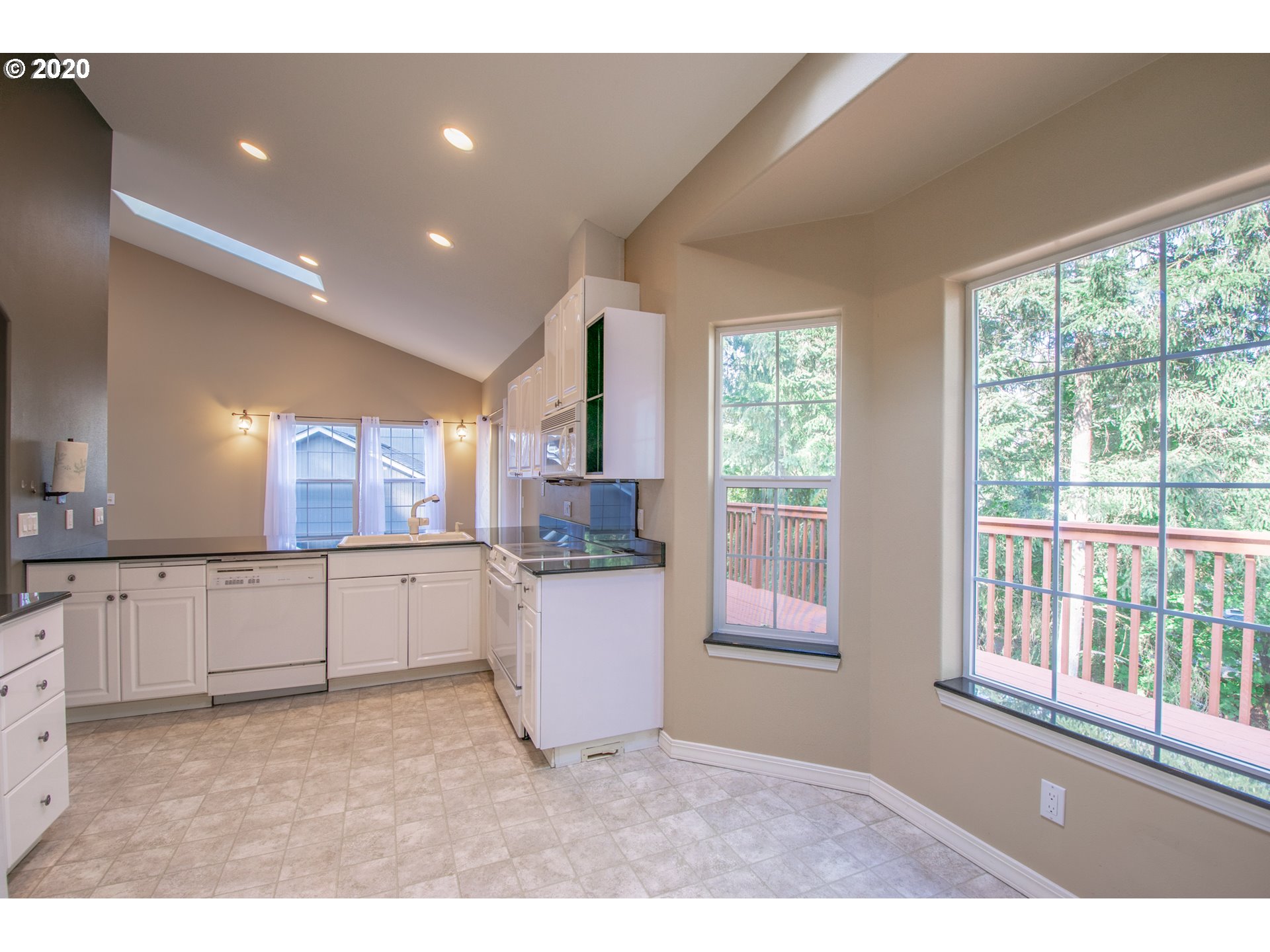 752 South 73rd Street Springfield, OR 97478 - Photo 14 of 30