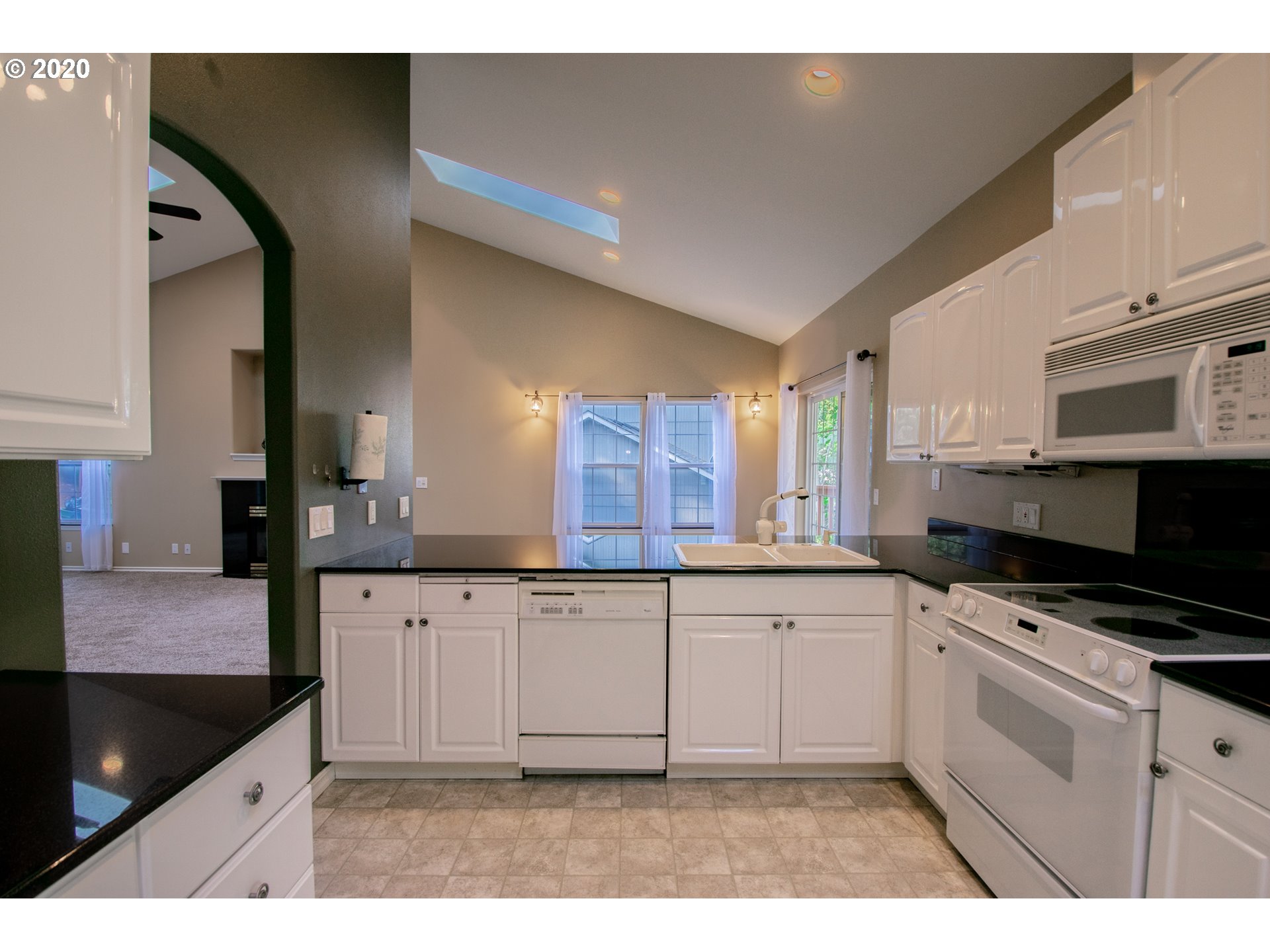 752 South 73rd Street Springfield, OR 97478 - Photo 16 of 30