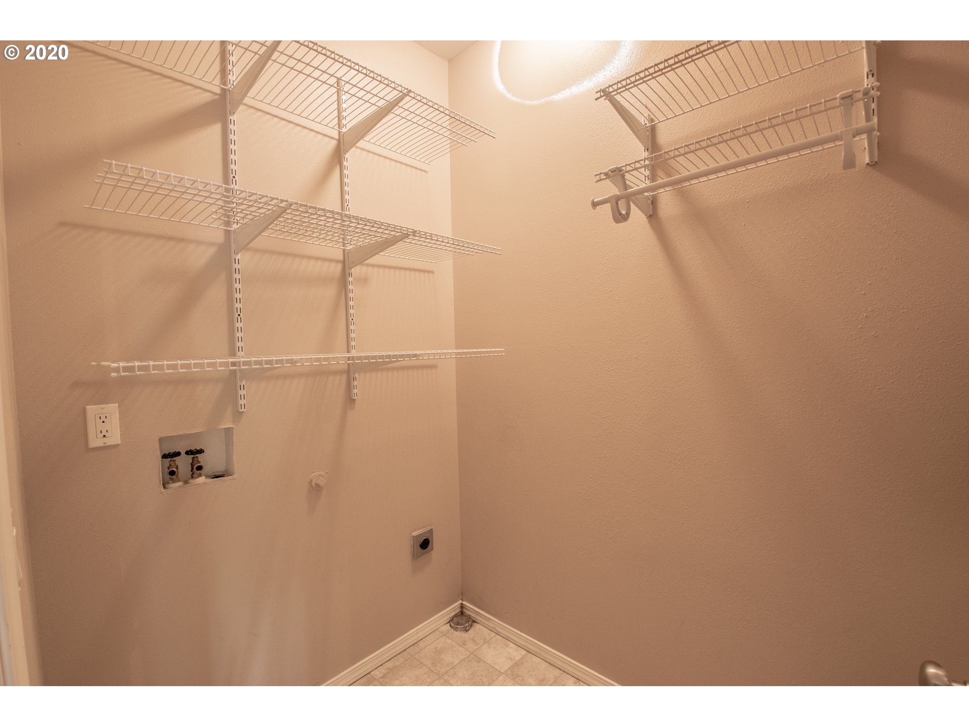 752 South 73rd Street Springfield, OR 97478 - Photo 17 of 30