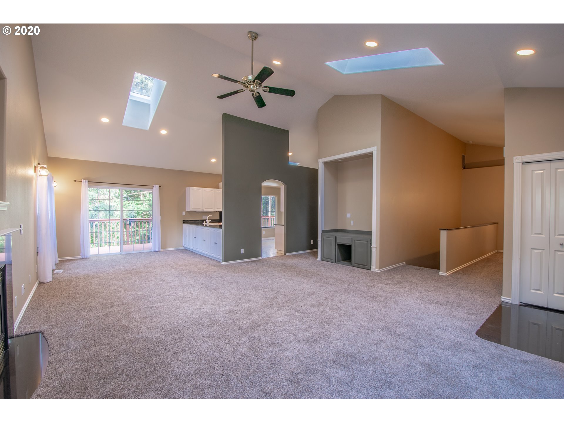 752 South 73rd Street Springfield, OR 97478 - Photo 8 of 30