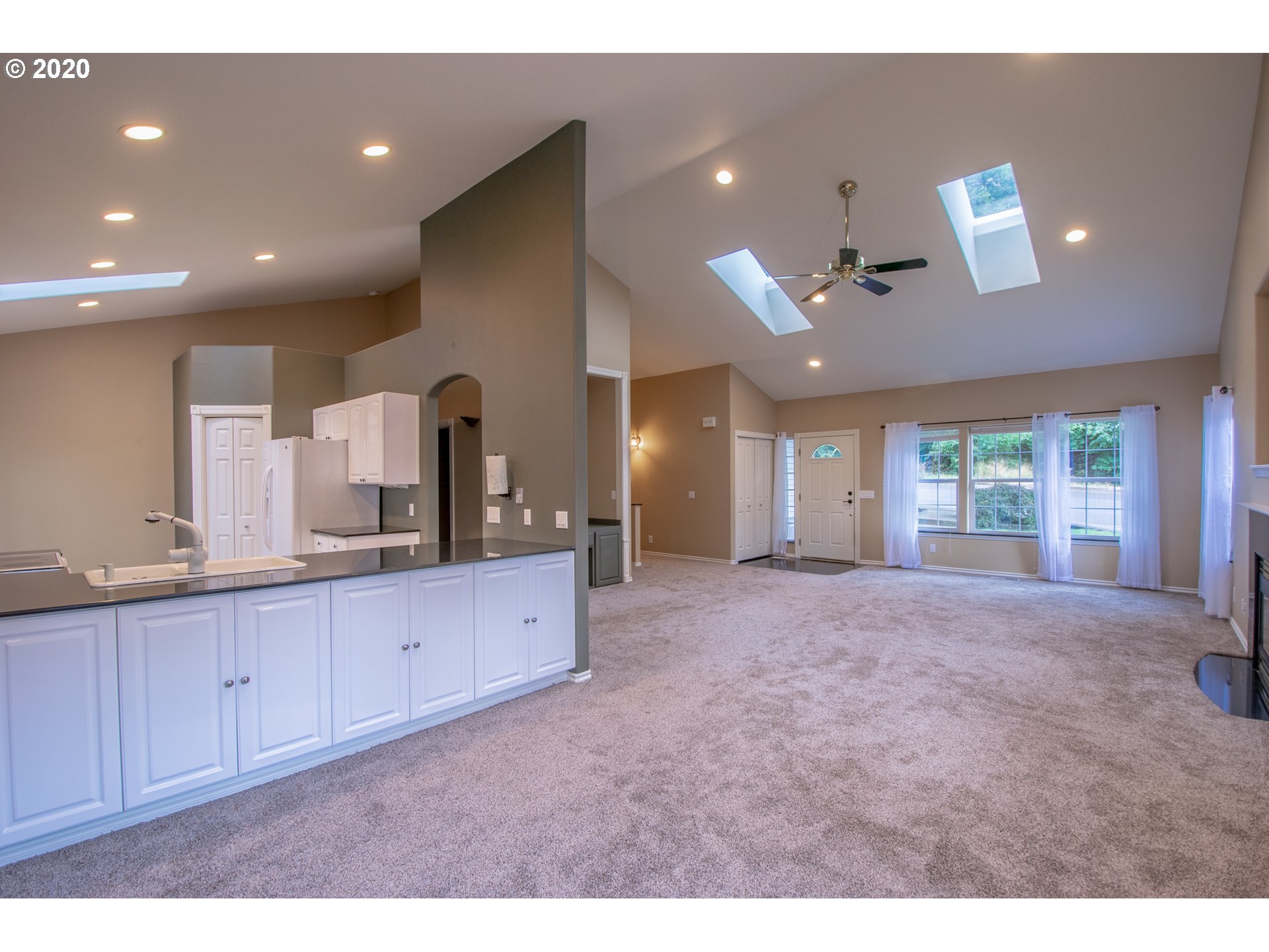 752 South 73rd Street Springfield, OR 97478 - Photo 10 of 30