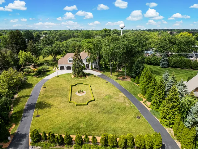 $1,499,000 | 540 Ridgemoor Drive, Willowbrook, IL 60527