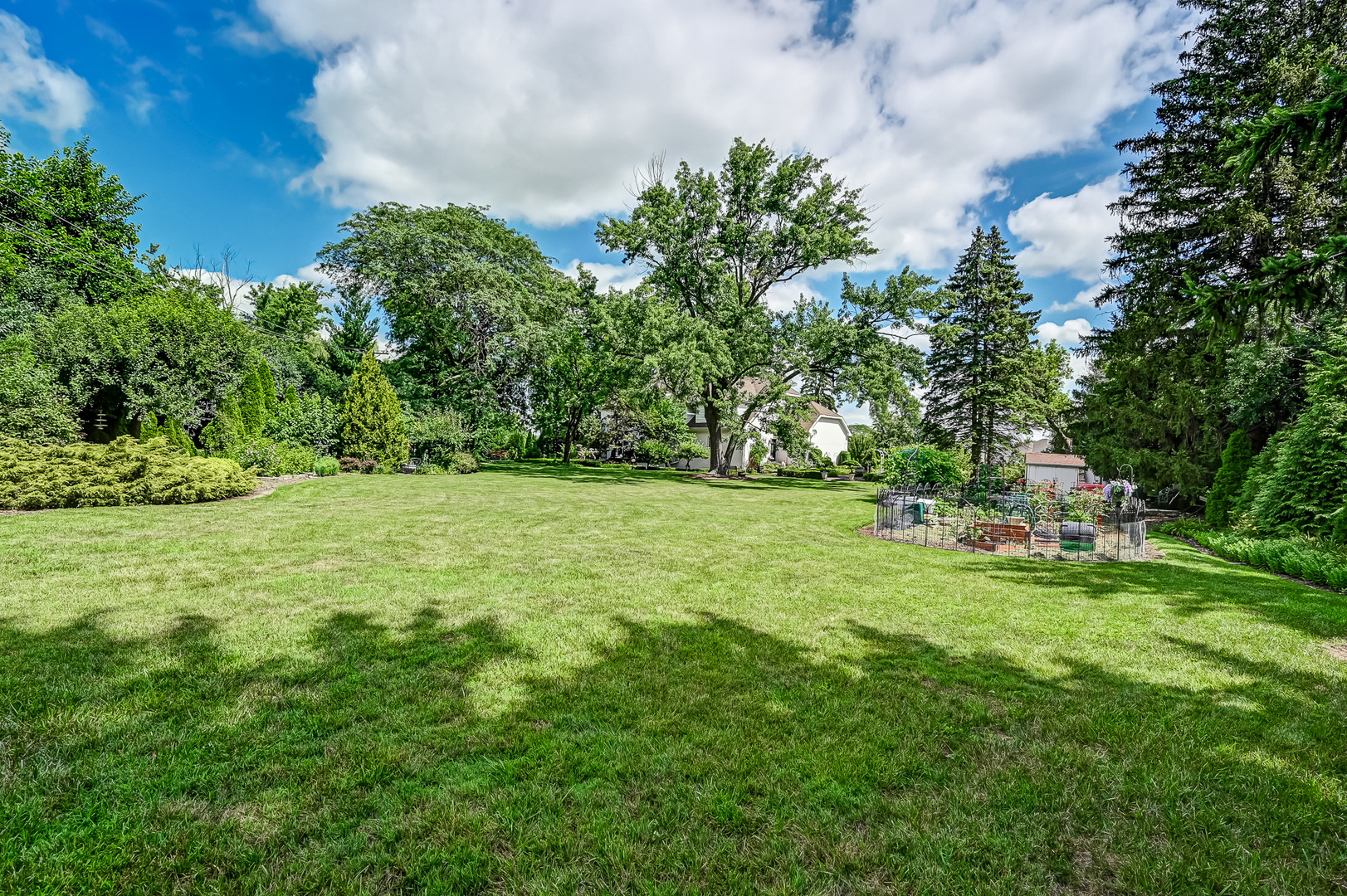 540 Ridgemoor Drive Willowbrook, IL 60527 - Photo 44 of 62 a view of yard with green space
