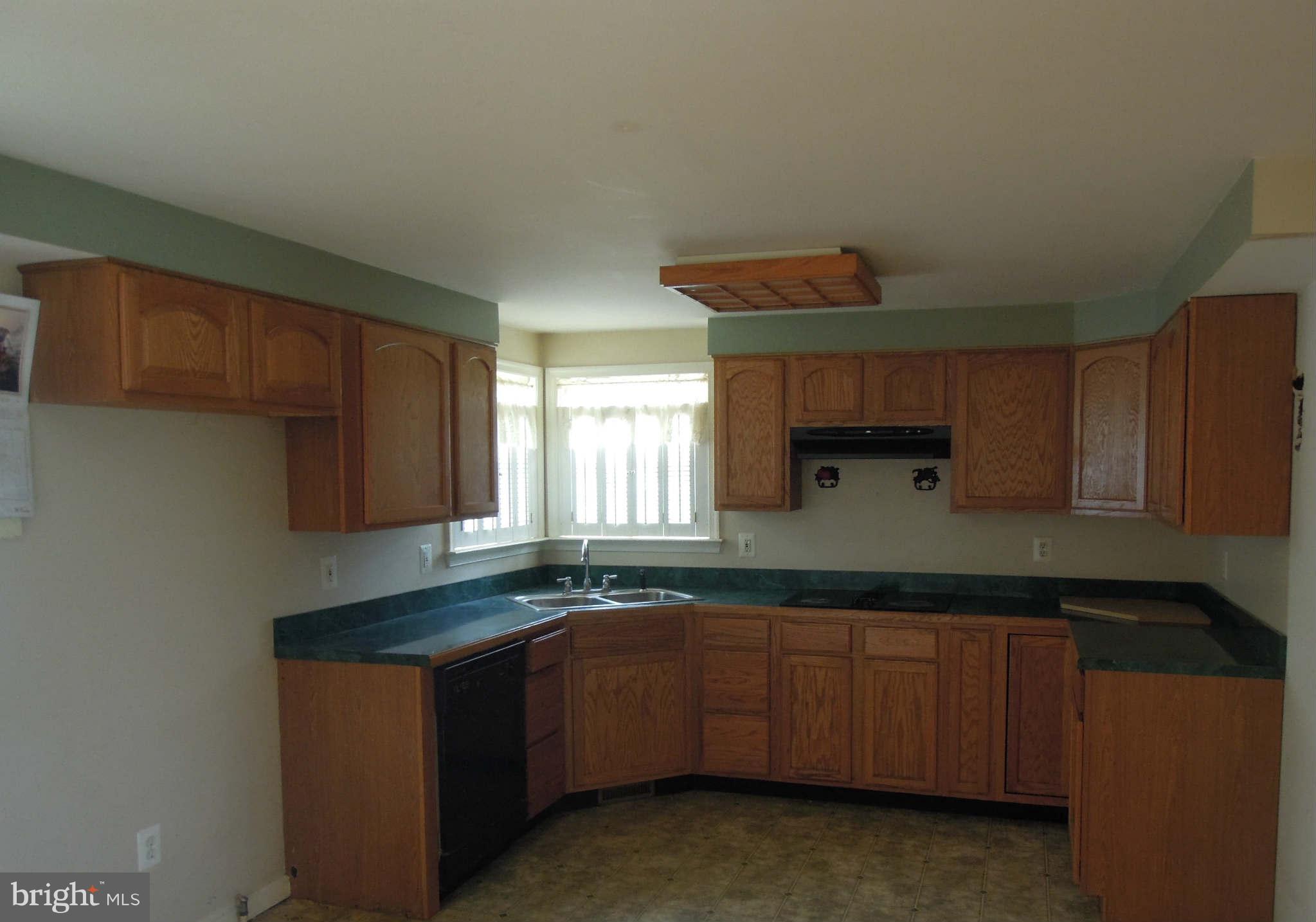 260 Shirley Road Summit Point, WV 25446 - Photo 11 of 21 Kitchen
