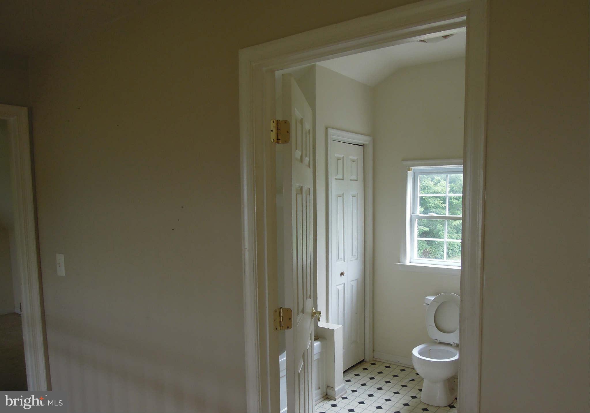 260 Shirley Road Summit Point, WV 25446 - Photo 15 of 21 Bath