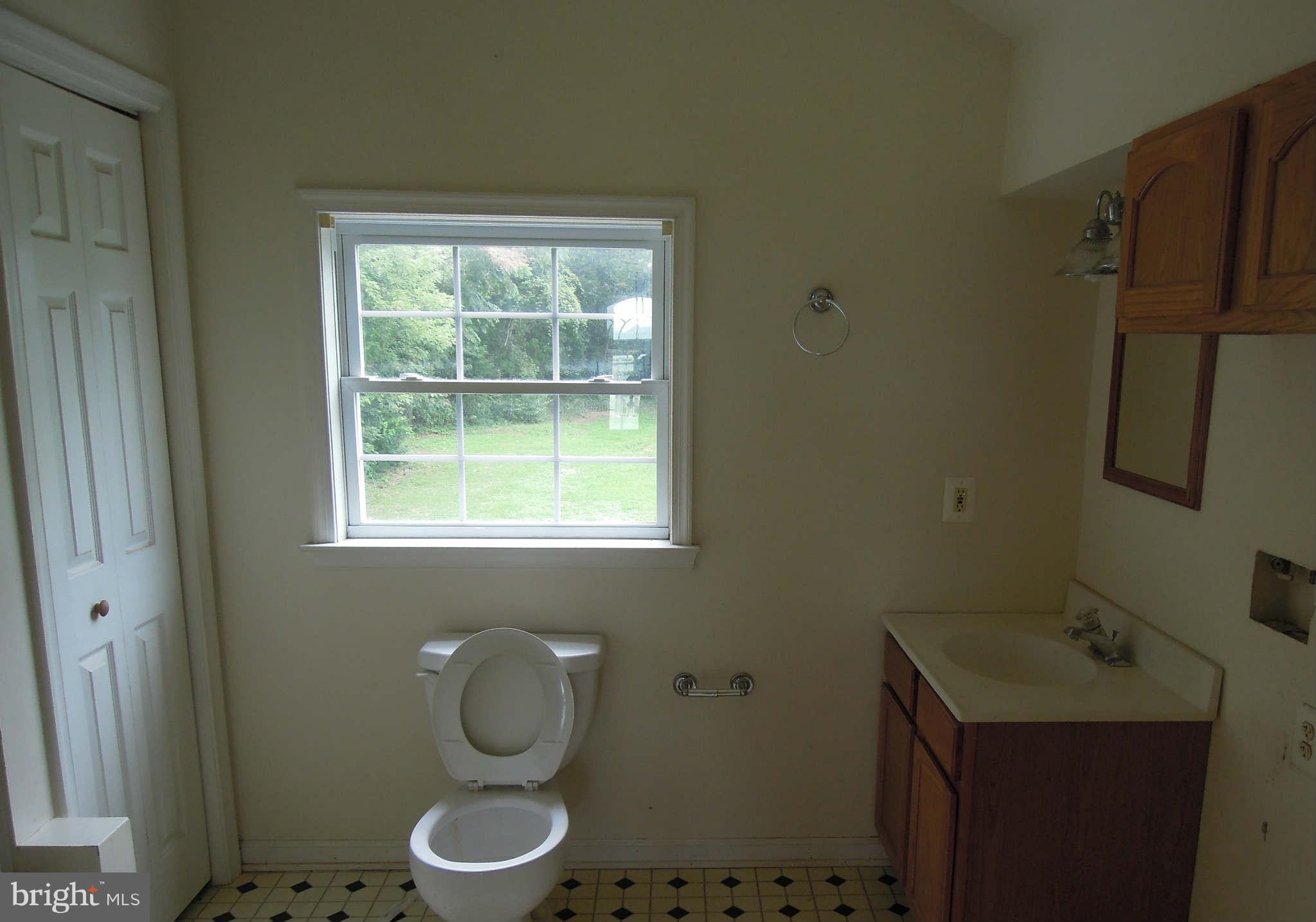 260 Shirley Road Summit Point, WV 25446 - Photo 19 of 21 Bath