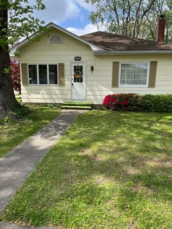 $99,900 | 1001 Glendale Street, Benton, IL 62812