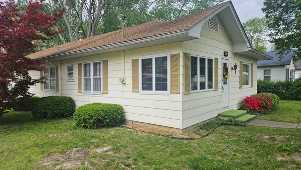 $99,900 | 1001 Glendale Street, Benton, IL 62812