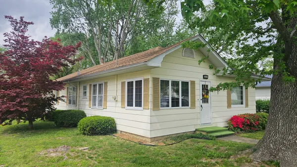 $99,900 | 1001 Glendale Street, Benton, IL 62812