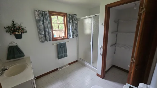 $99,900 | 1001 Glendale Street, Benton, IL 62812