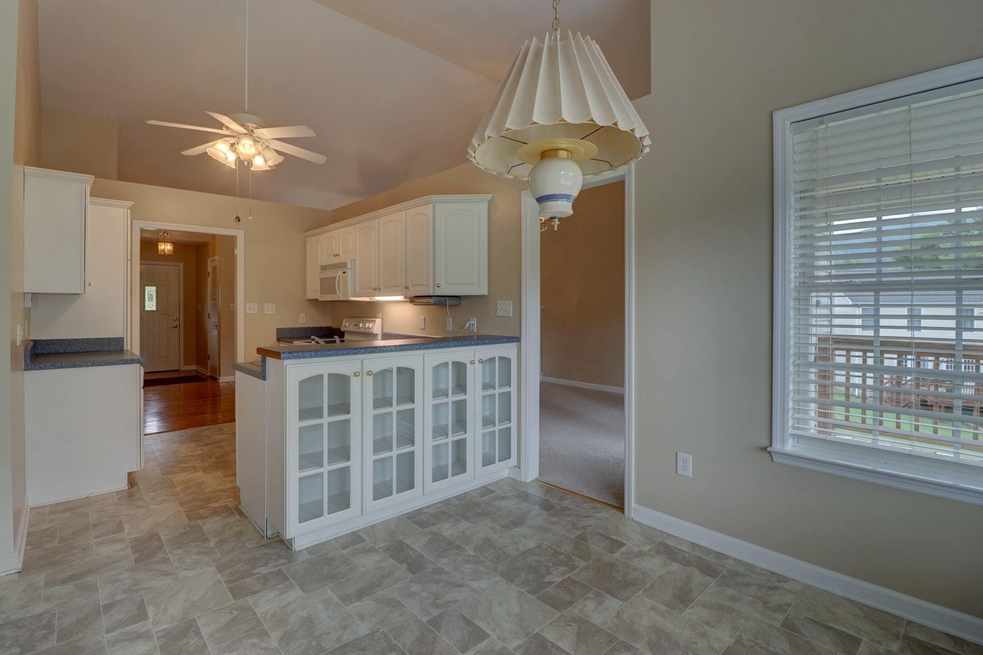 3613 Carson Road Roanoke, VA 24012 - Photo 11 of 41 011-285358-IMG_5258_59_60_61_62_6811773