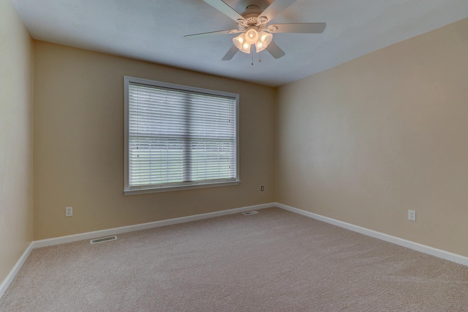 3613 Carson Road Roanoke, VA 24012 - Photo 20 of 41 020-285358-IMG_5318_19_20_21_22_6811782