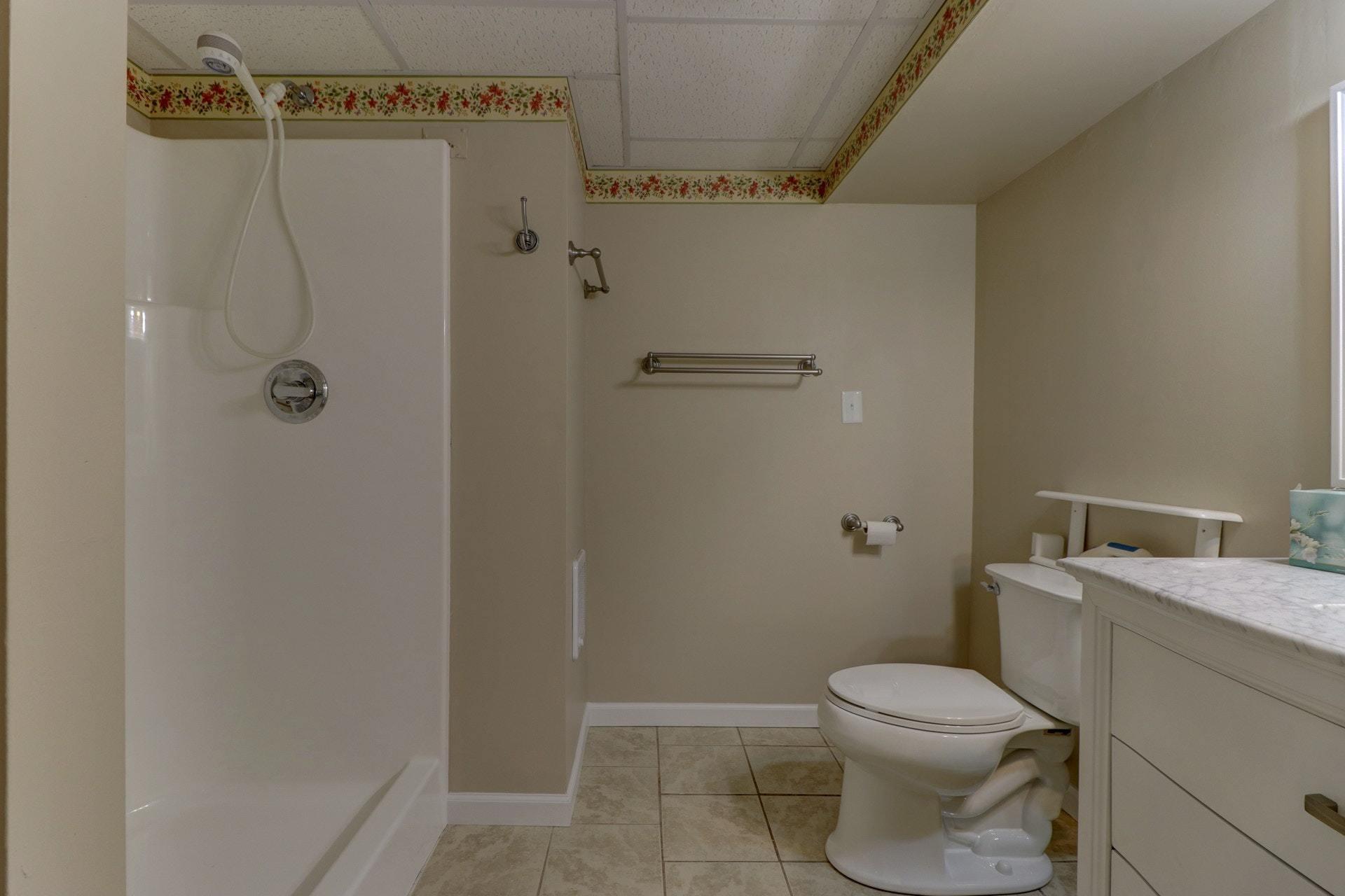 3613 Carson Road Roanoke, VA 24012 - Photo 33 of 41 033-285358-IMG_5413_4_5_6_7_6811800