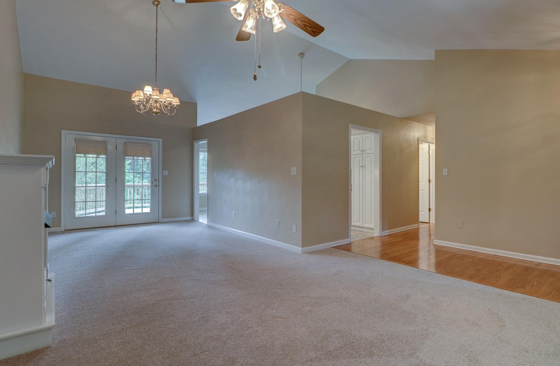 3613 Carson Road Roanoke, VA 24012 - Photo 6 of 41 006-285358-IMG_5223_4_5_6_7_6811768