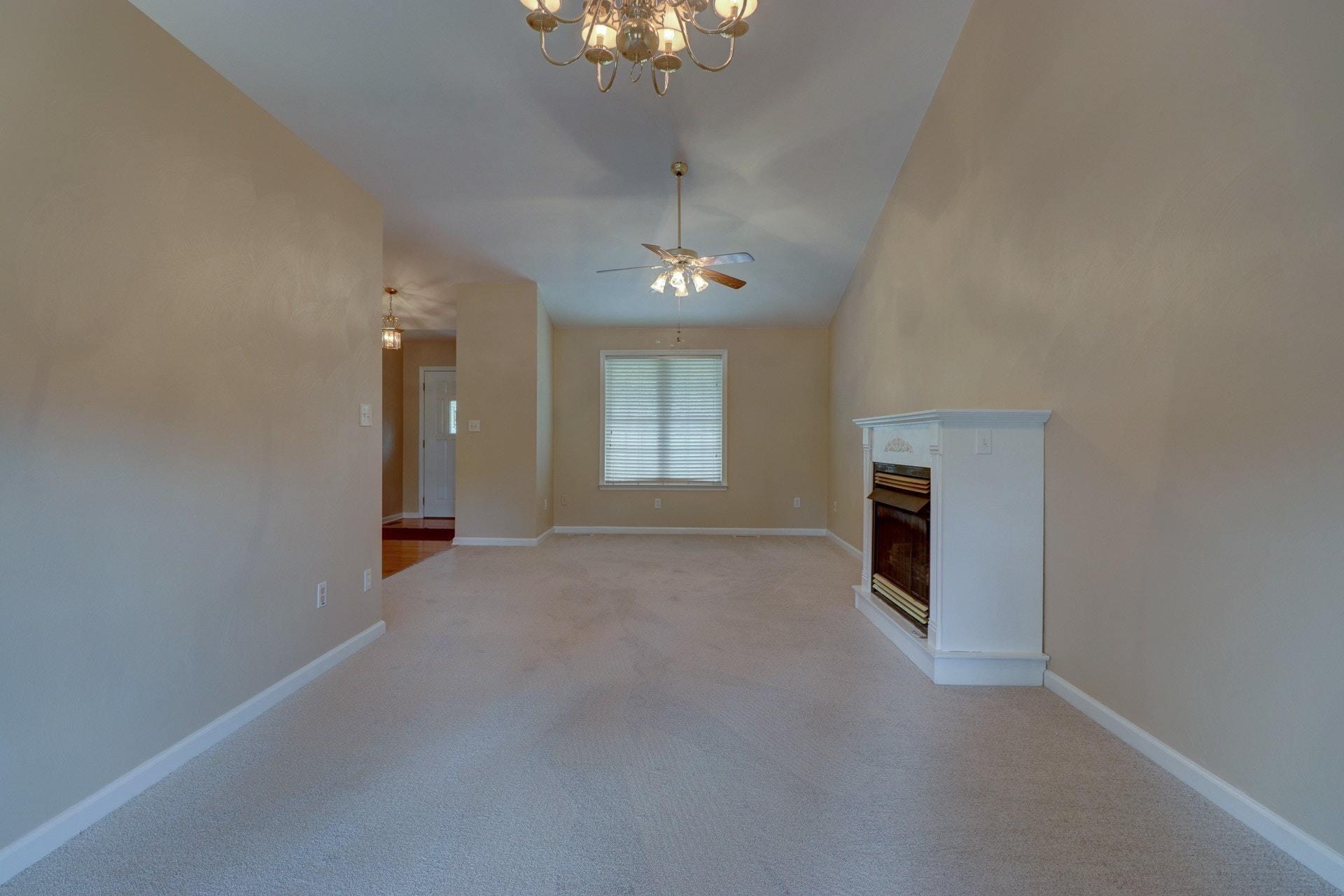 3613 Carson Road Roanoke, VA 24012 - Photo 8 of 41 008-285358-IMG_5238_39_40_41_42_6811770