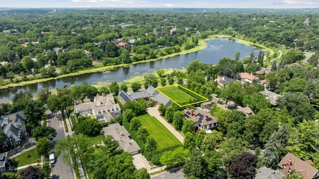 $1,995,000 | 2501 Lake Of The Isles Parkway East, Minneapolis, MN 55405