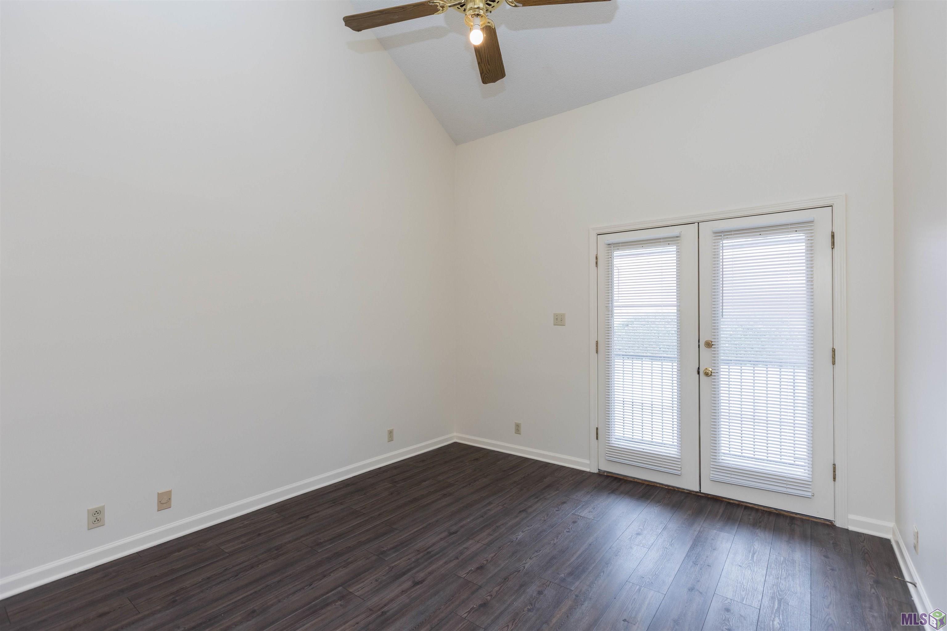 141 East Boyd Drive, Unit 211 Baton Rouge, LA 70808 - Photo 13 of 23 Primary Bedroom