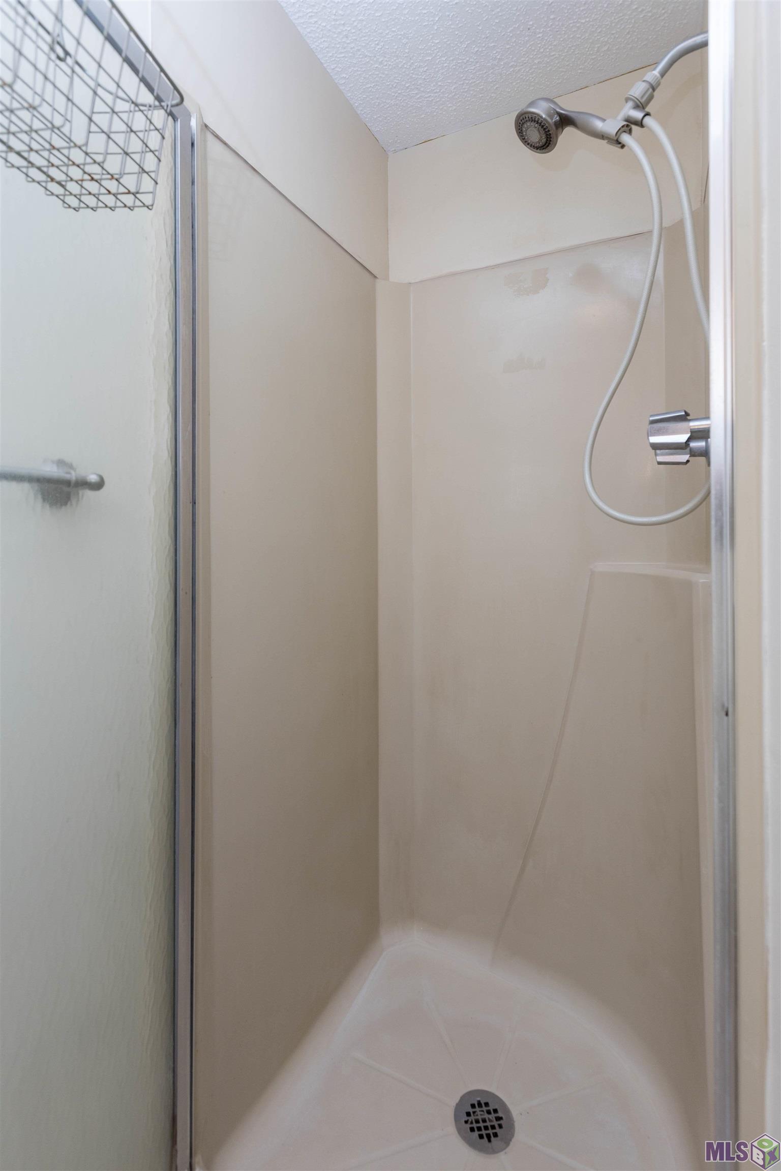 141 East Boyd Drive, Unit 211 Baton Rouge, LA 70808 - Photo 15 of 23 Shower in Primary